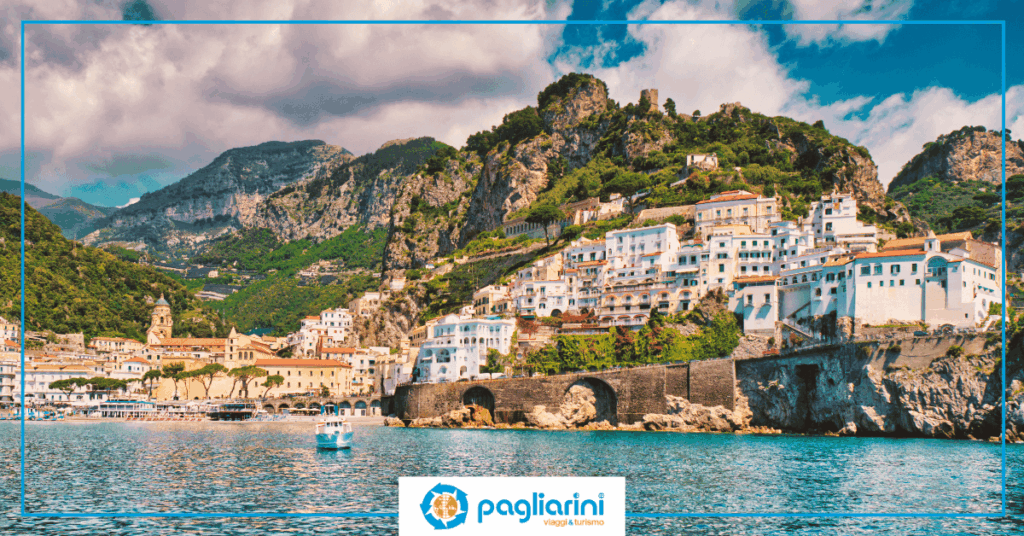 mare-bellissimo-in-italia-costiera-amalfitana