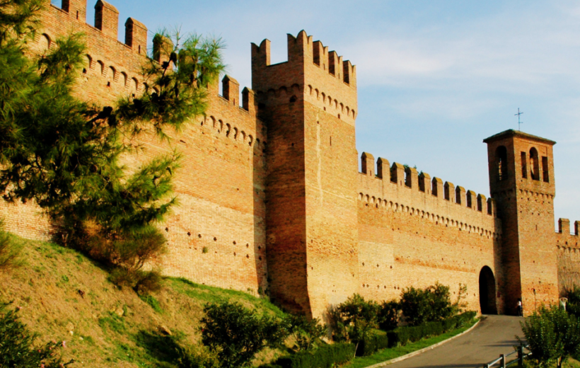 Gradara e passeggiata nel centro storico di Fano