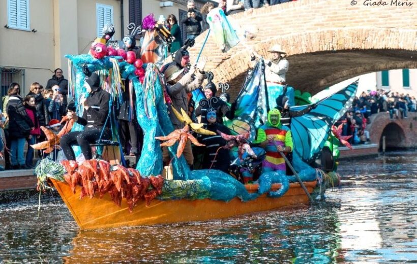 Comacchio “La Piccola Venezia” e il suo carnevale sull’acqua