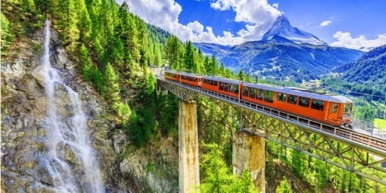 Trenino rosso del Bernina in vettura panoramica – Livigno – Bergamo